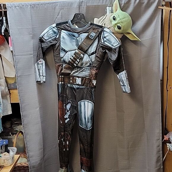 Star Wars Mandalorian Costume Jumpsuit Child Size Small 4-6 - Picture 1 of 10